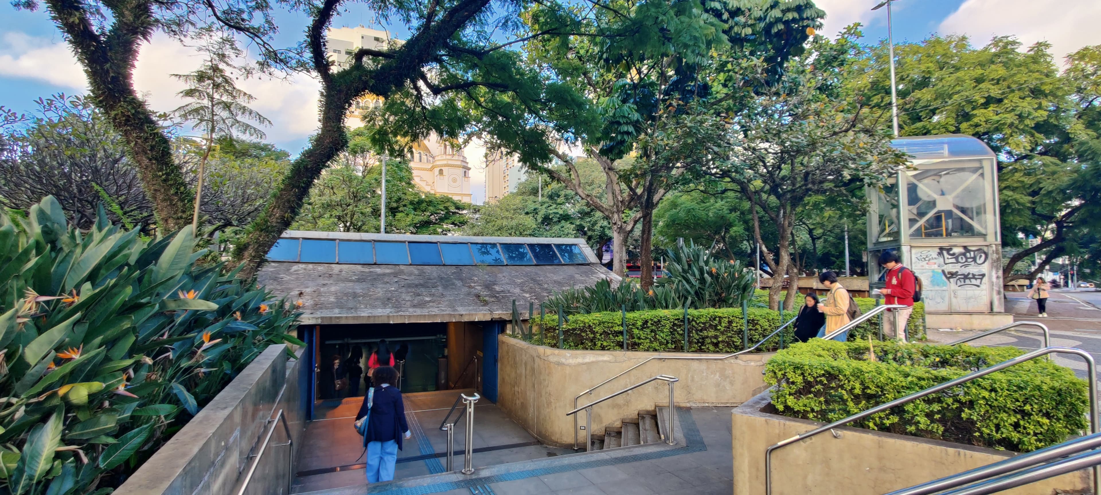 Metrô Paraíso
